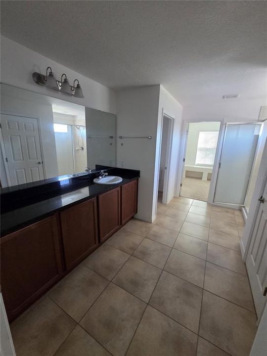 For Rent: $2,350 (4 beds, 3 baths, 2814 Square Feet)