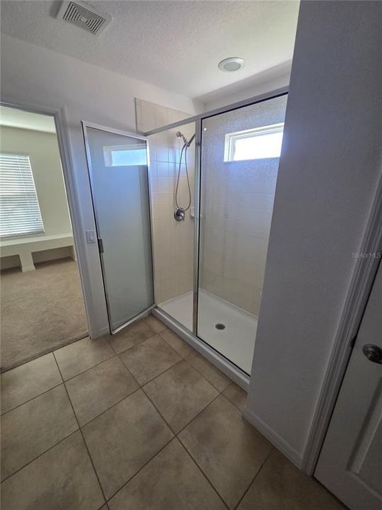 For Rent: $2,350 (4 beds, 3 baths, 2814 Square Feet)