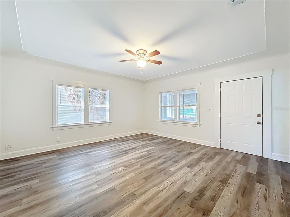 На продажу: $460,000 (4 спален, 0 ванн, 1713 Квадратных фут)