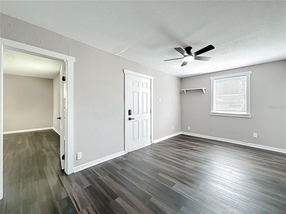 На продажу: $460,000 (4 спален, 0 ванн, 1713 Квадратных фут)