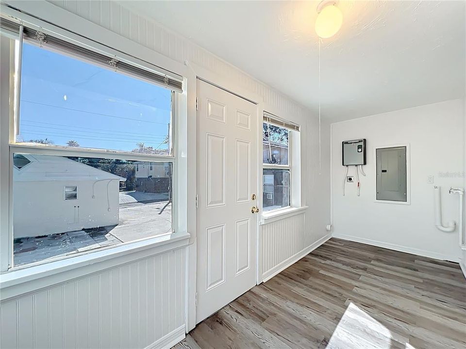 На продажу: $460,000 (4 спален, 0 ванн, 1713 Квадратных фут)