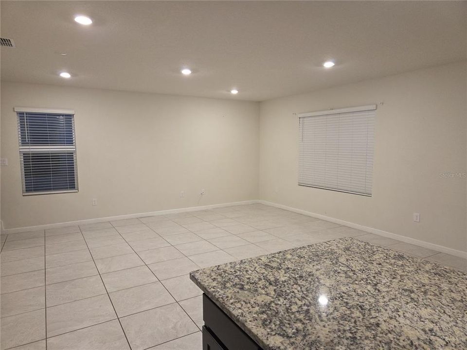 For Rent: $2,450 (4 beds, 3 baths, 2178 Square Feet)