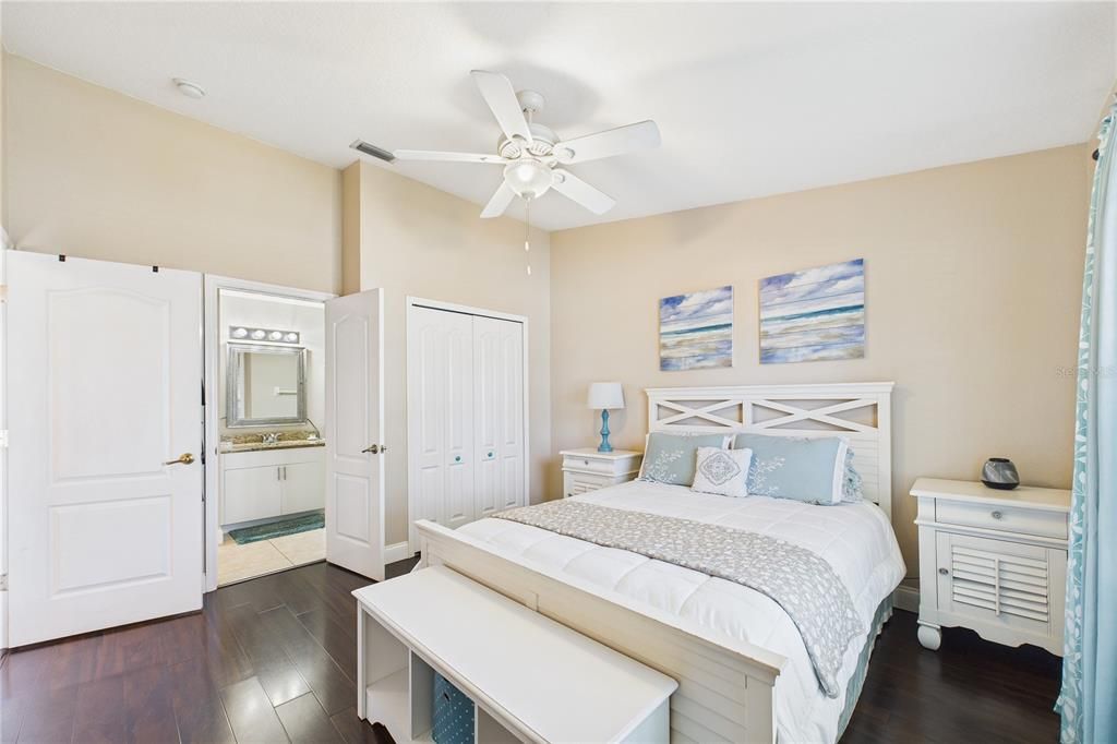 En Venta: $269,000 (2 camas, 2 baños, 1376 Pies cuadrados)