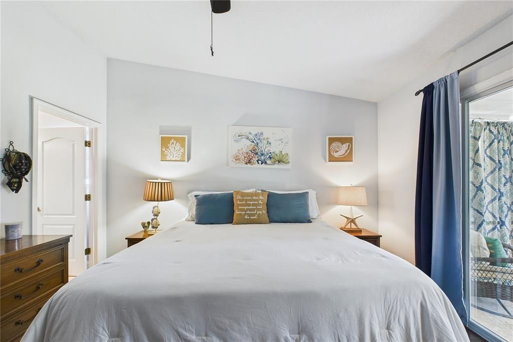 En Venta: $269,000 (2 camas, 2 baños, 1376 Pies cuadrados)