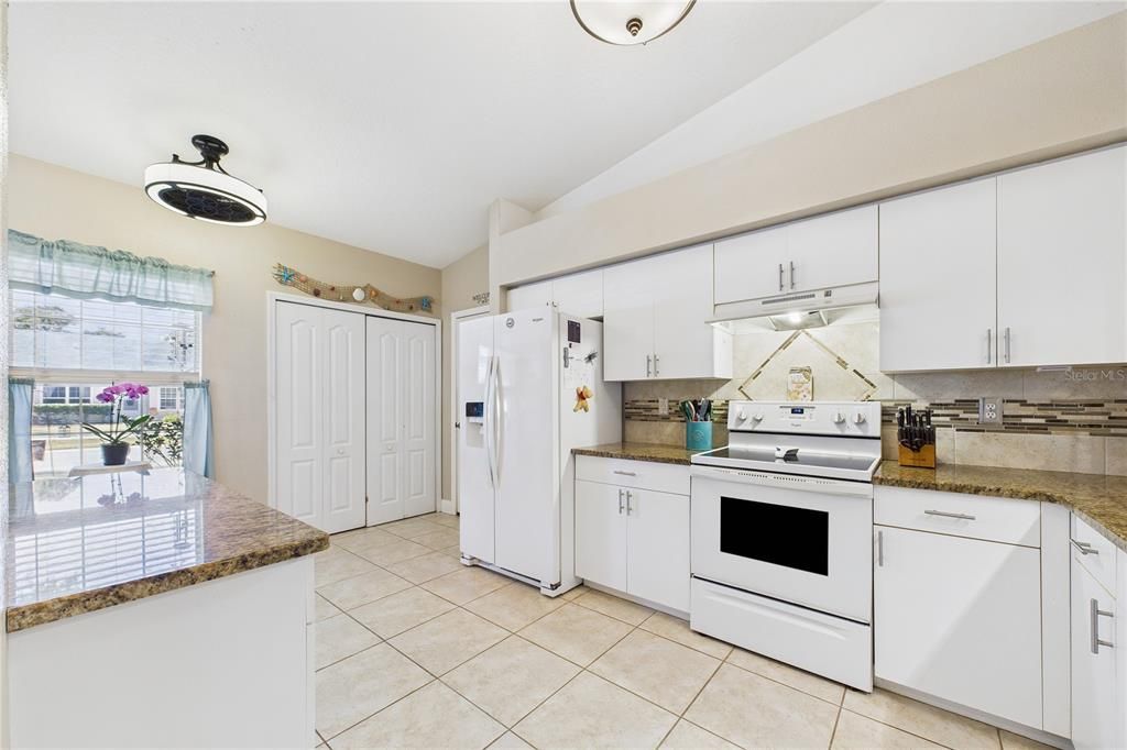 En Venta: $269,000 (2 camas, 2 baños, 1376 Pies cuadrados)