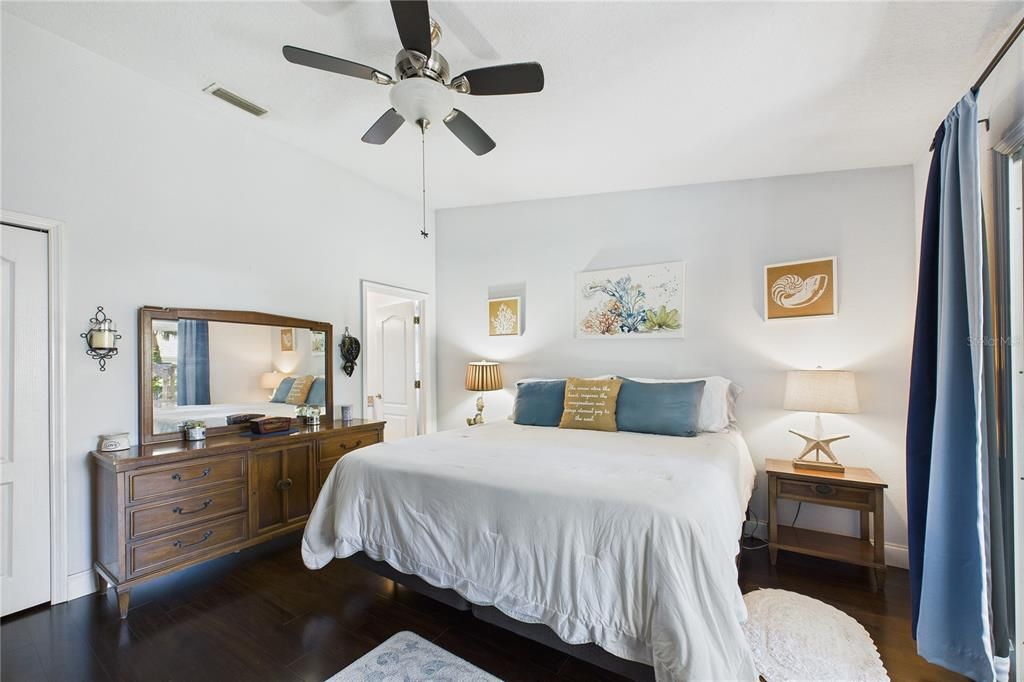 En Venta: $269,000 (2 camas, 2 baños, 1376 Pies cuadrados)