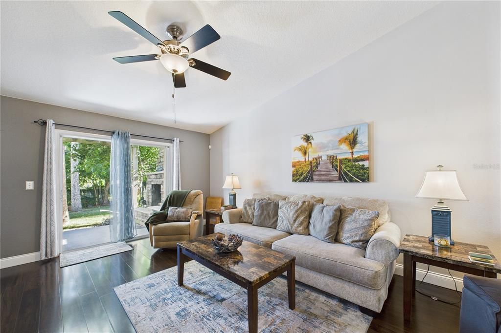 En Venta: $269,000 (2 camas, 2 baños, 1376 Pies cuadrados)