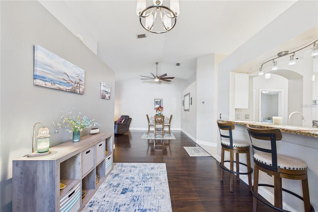 En Venta: $269,000 (2 camas, 2 baños, 1376 Pies cuadrados)