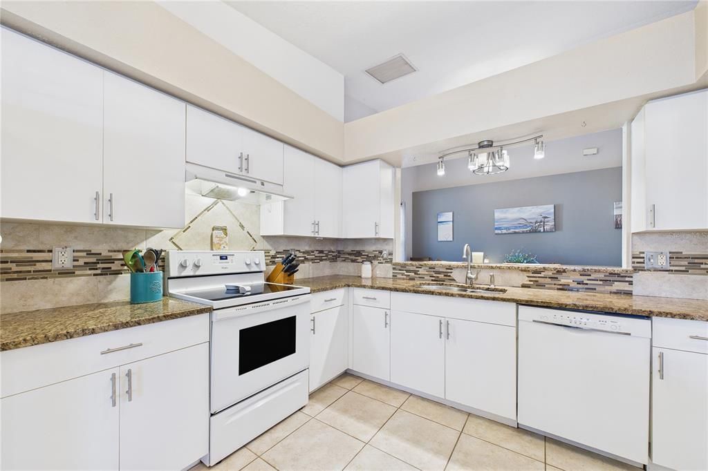 En Venta: $269,000 (2 camas, 2 baños, 1376 Pies cuadrados)