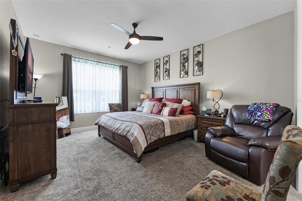 For Rent: $3,000 (4 beds, 2 baths, 2291 Square Feet)