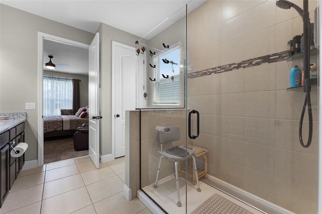 For Rent: $3,000 (4 beds, 2 baths, 2291 Square Feet)