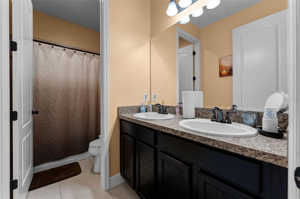 For Rent: $3,000 (4 beds, 2 baths, 2291 Square Feet)