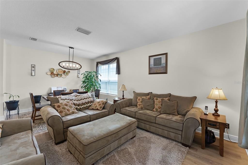 For Rent: $3,000 (4 beds, 2 baths, 2291 Square Feet)