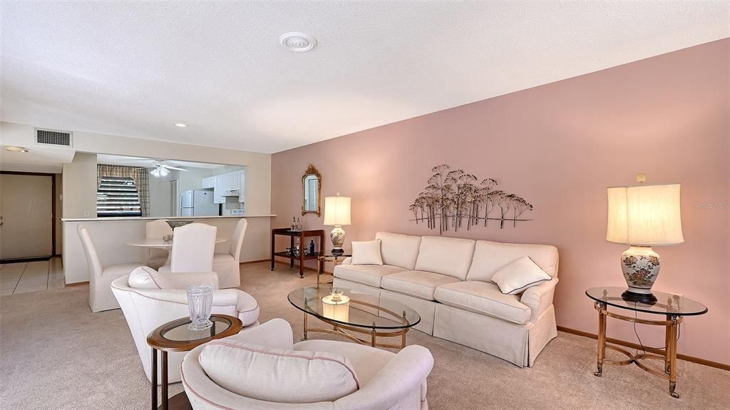 Active With Contract: $249,900 (3 beds, 2 baths, 1632 Square Feet)