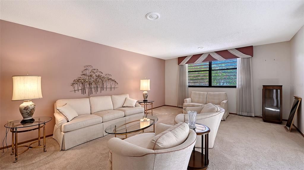 Active With Contract: $249,900 (3 beds, 2 baths, 1632 Square Feet)