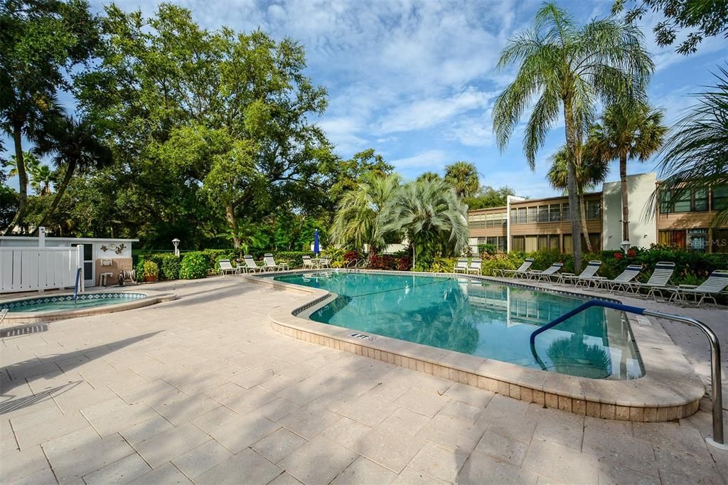 Active With Contract: $249,900 (3 beds, 2 baths, 1632 Square Feet)