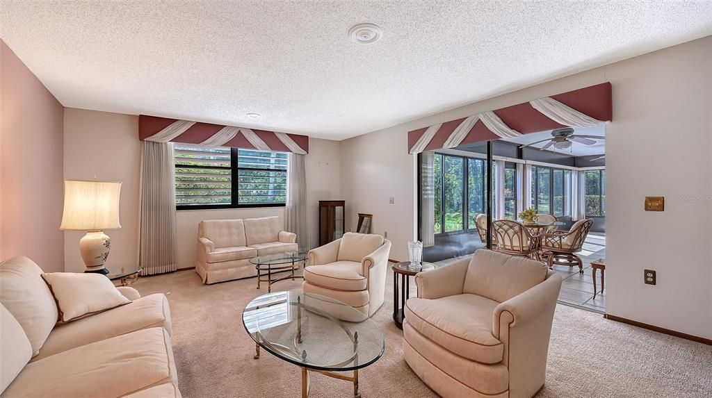 Active With Contract: $249,900 (3 beds, 2 baths, 1632 Square Feet)