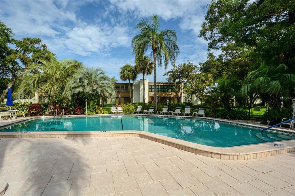 Active With Contract: $249,900 (3 beds, 2 baths, 1632 Square Feet)