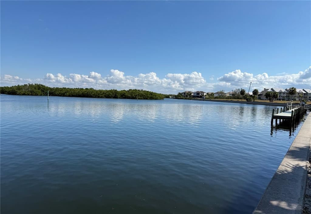 На продажу: $152,000 (1 спален, 1 ванн, 464 Квадратных фут)