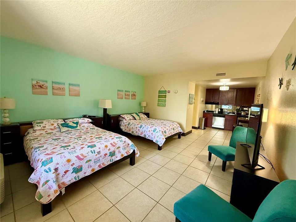 На продажу: $152,000 (1 спален, 1 ванн, 464 Квадратных фут)