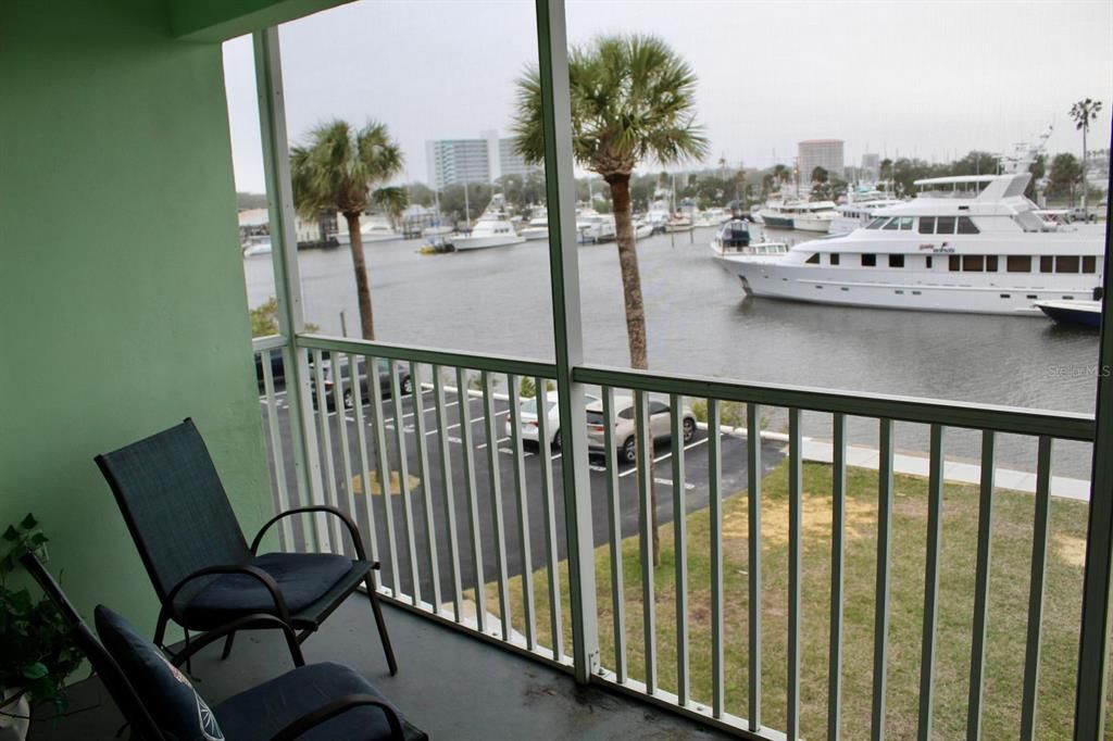 В аренду: $1,800 (2 спален, 2 ванн, 1025 Квадратных фут)