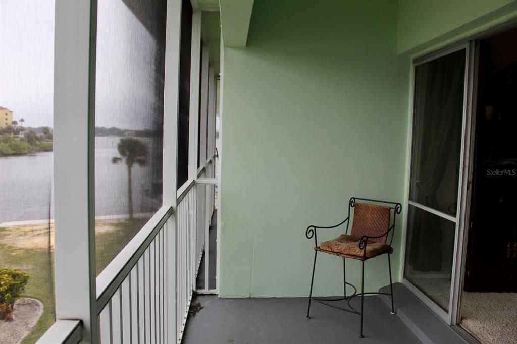 В аренду: $1,800 (2 спален, 2 ванн, 1025 Квадратных фут)