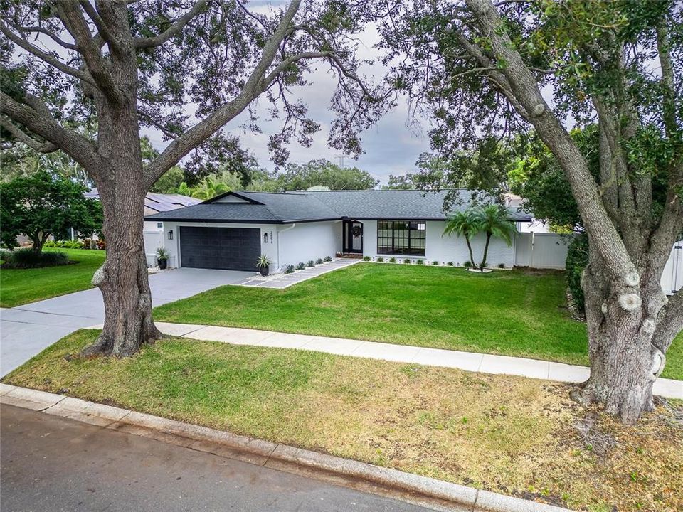 For Sale: $660,000 (3 beds, 3 baths, 2068 Square Feet)