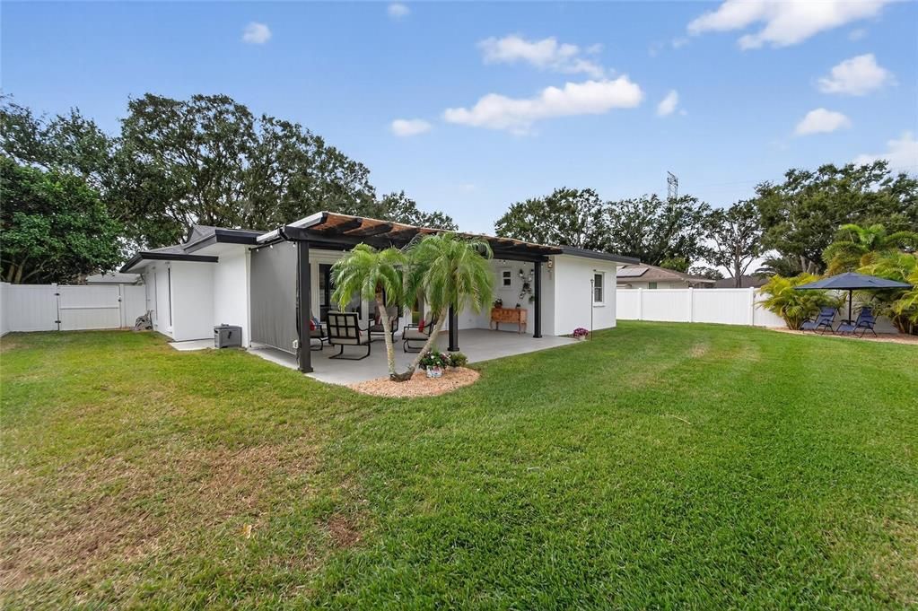 For Sale: $660,000 (3 beds, 3 baths, 2068 Square Feet)