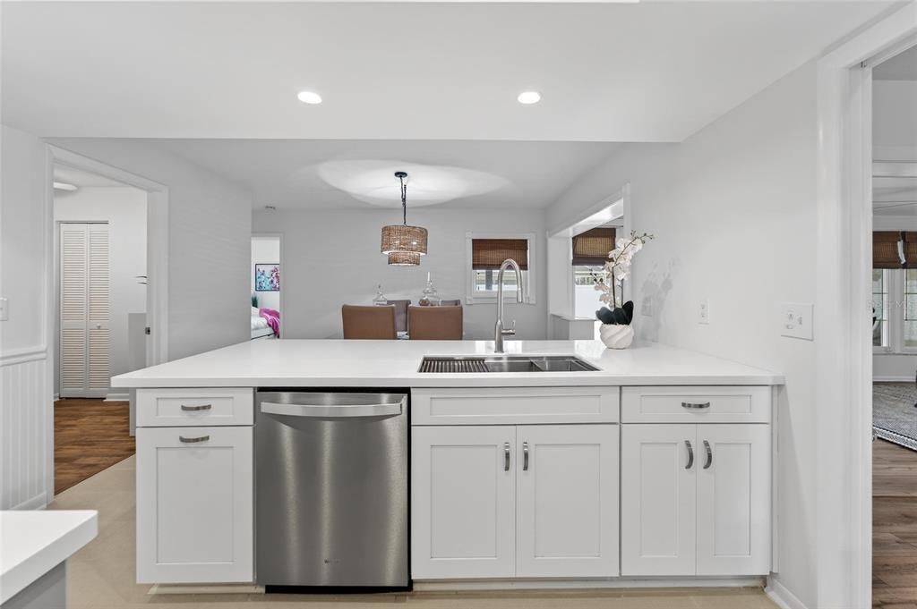 For Sale: $660,000 (3 beds, 3 baths, 2068 Square Feet)