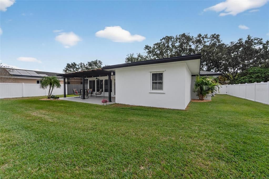 For Sale: $660,000 (3 beds, 3 baths, 2068 Square Feet)