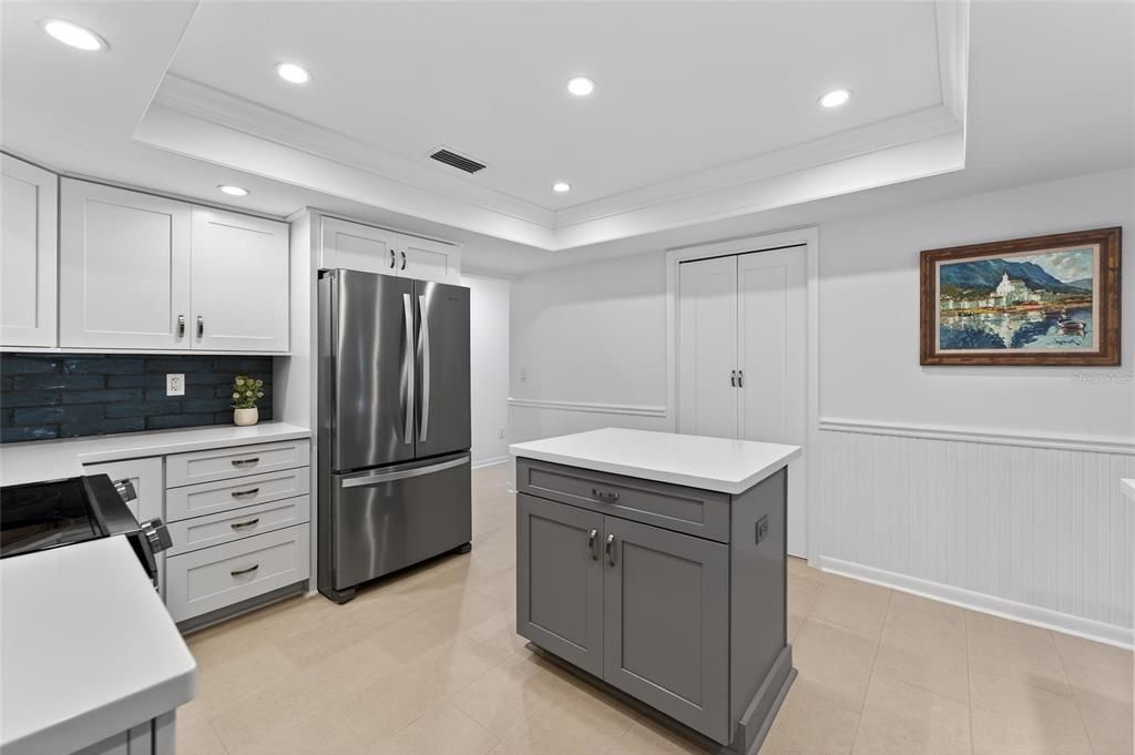 For Sale: $660,000 (3 beds, 3 baths, 2068 Square Feet)