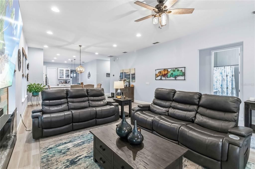 Active With Contract: $625,000 (3 beds, 2 baths, 1978 Square Feet)