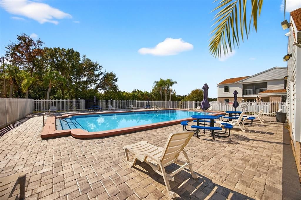 For Sale: $164,500 (2 beds, 1 baths, 909 Square Feet)