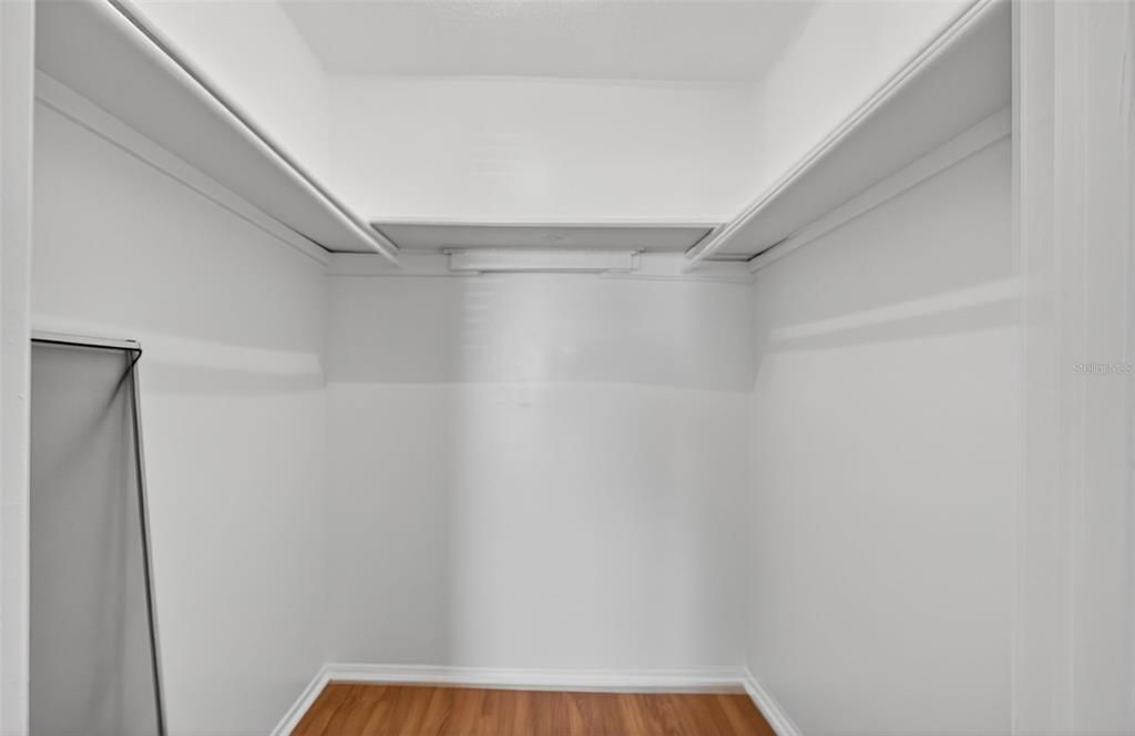 For Sale: $164,500 (2 beds, 1 baths, 909 Square Feet)