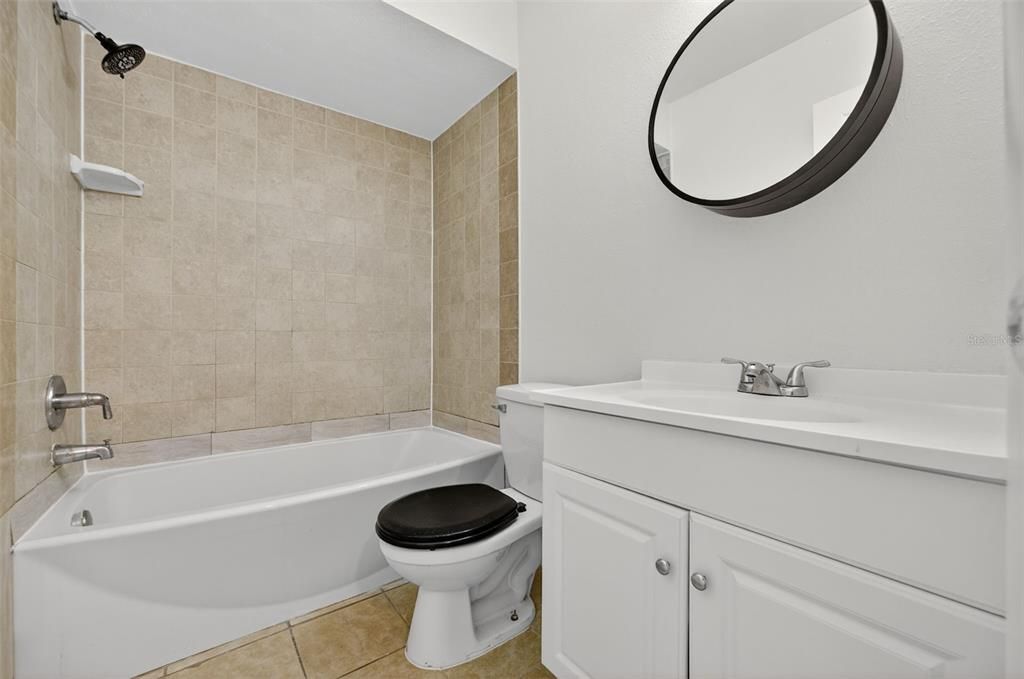 For Sale: $164,500 (2 beds, 1 baths, 909 Square Feet)