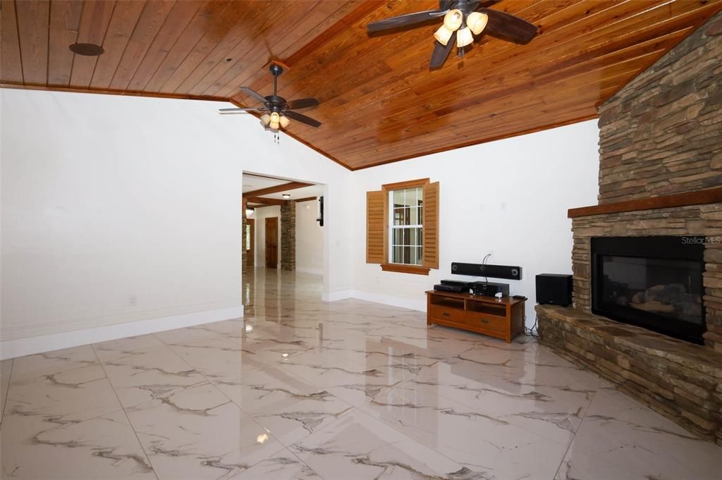 En Venta: $1,199,000 (4 camas, 4 baños, 3960 Pies cuadrados)