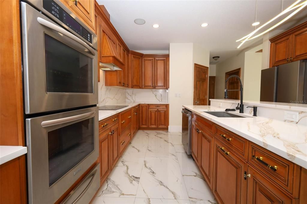 En Venta: $1,199,000 (4 camas, 4 baños, 3960 Pies cuadrados)