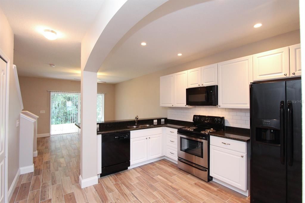 For Rent: $1,925 (2 beds, 2 baths, 1383 Square Feet)