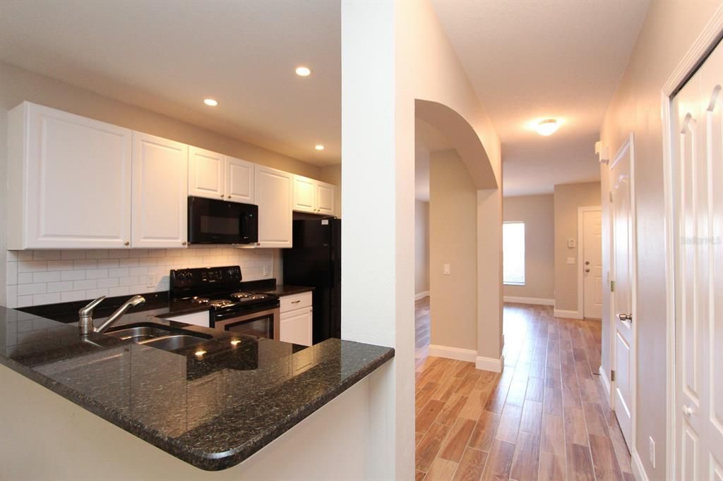 For Rent: $1,925 (2 beds, 2 baths, 1383 Square Feet)