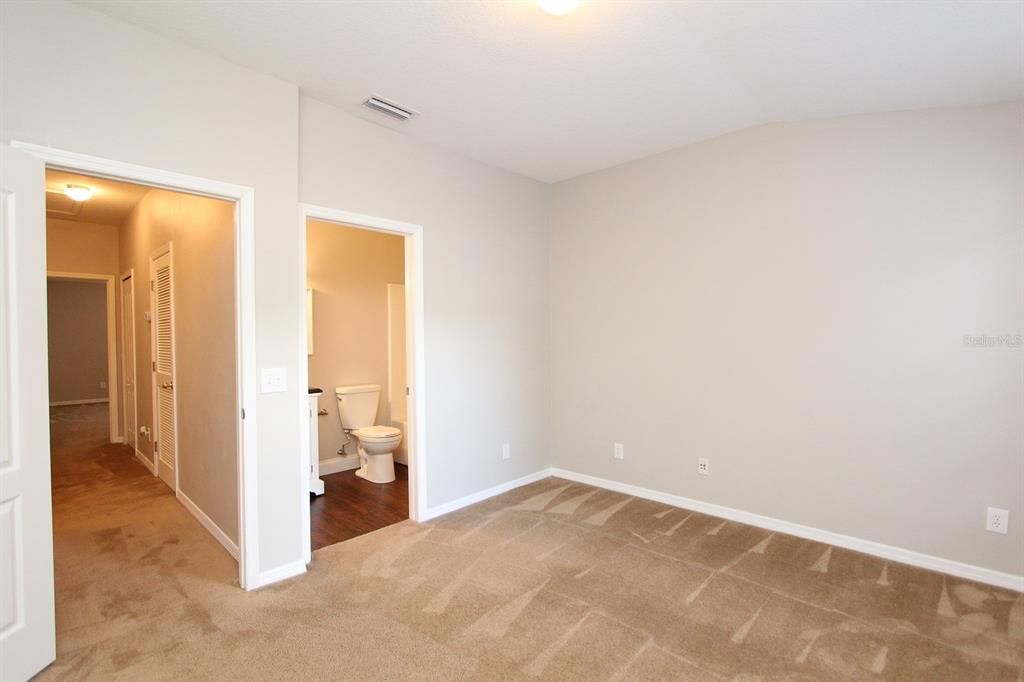 For Rent: $1,925 (2 beds, 2 baths, 1383 Square Feet)