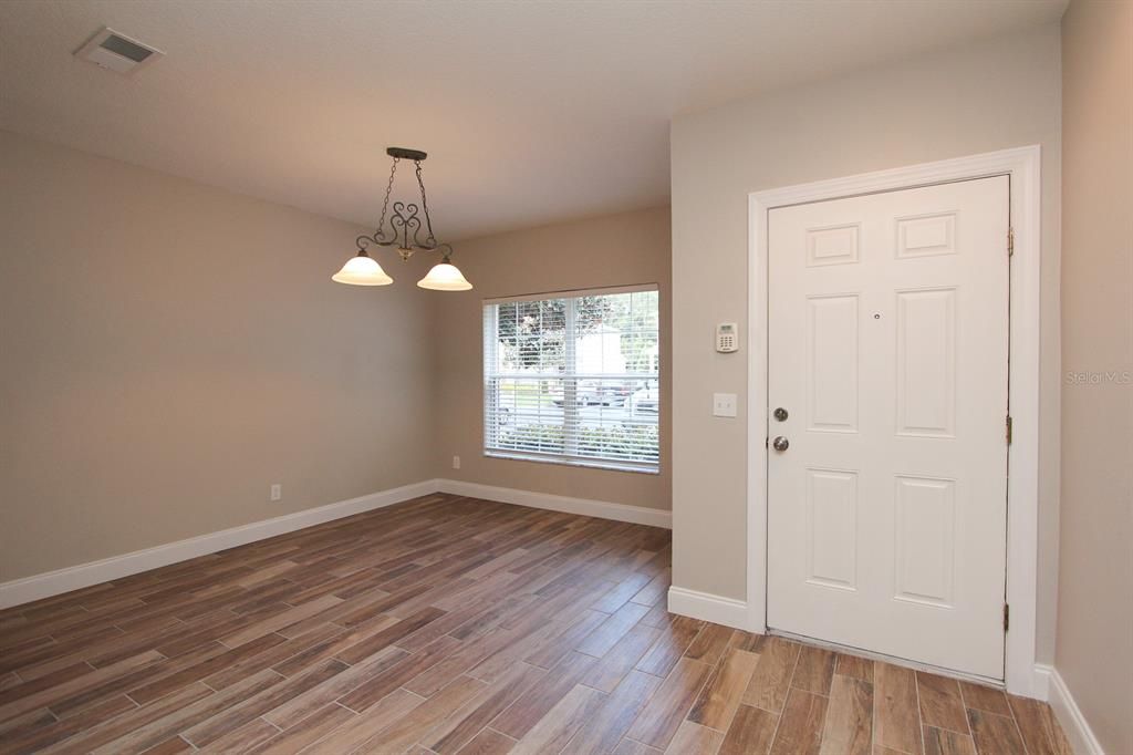 For Rent: $1,925 (2 beds, 2 baths, 1383 Square Feet)