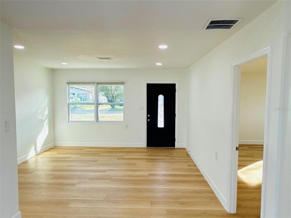 En Venta: $375,000 (3 camas, 2 baños, 1064 Pies cuadrados)