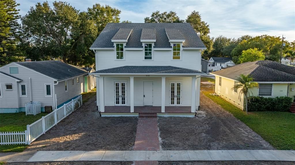 For Sale: $1,595,000 (6 beds, 4 baths, 3573 Square Feet)