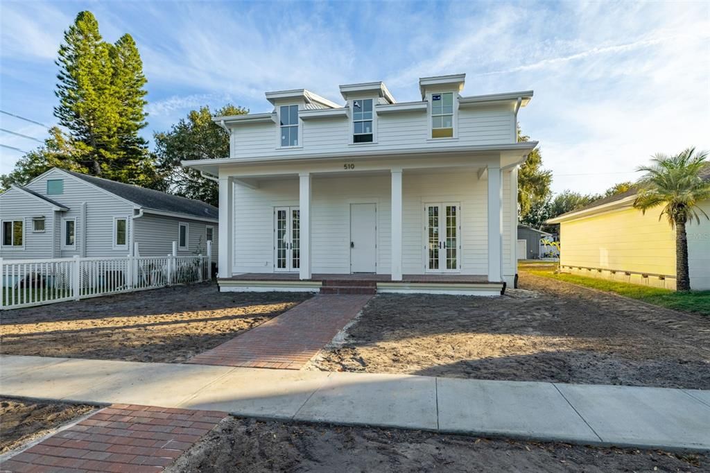 For Sale: $1,595,000 (6 beds, 4 baths, 3573 Square Feet)