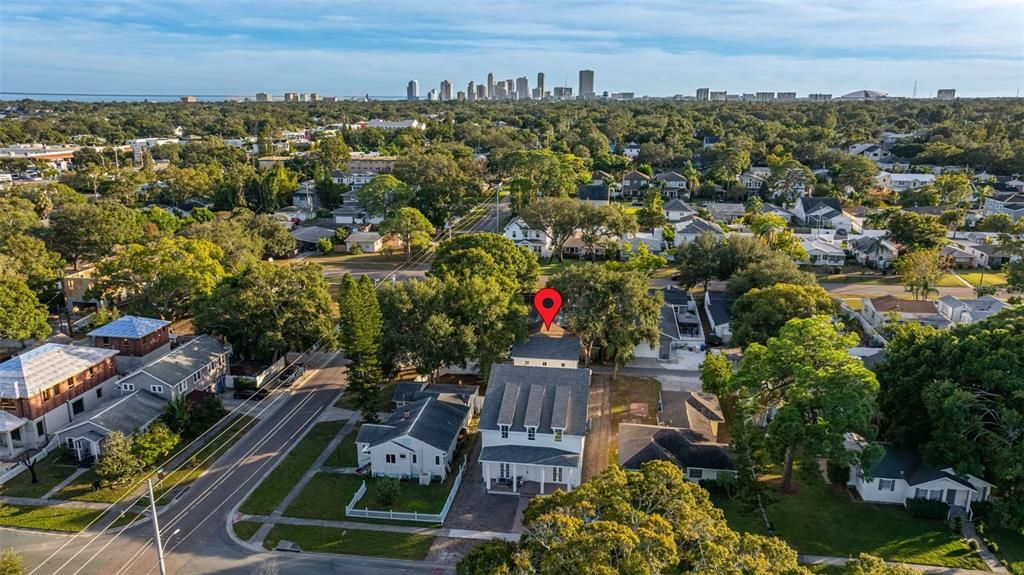 For Sale: $1,595,000 (6 beds, 4 baths, 3573 Square Feet)