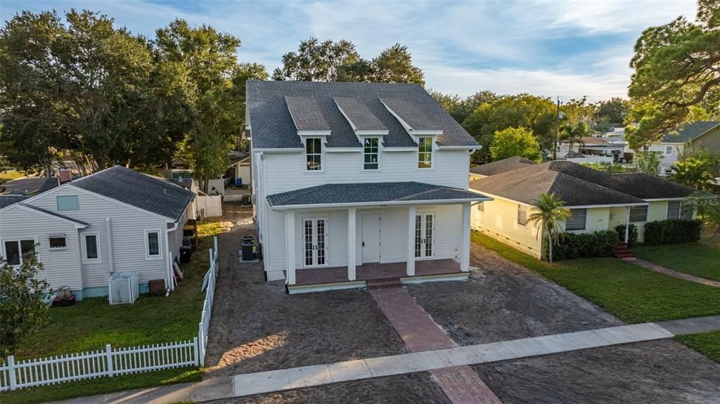 For Sale: $1,595,000 (6 beds, 4 baths, 3573 Square Feet)