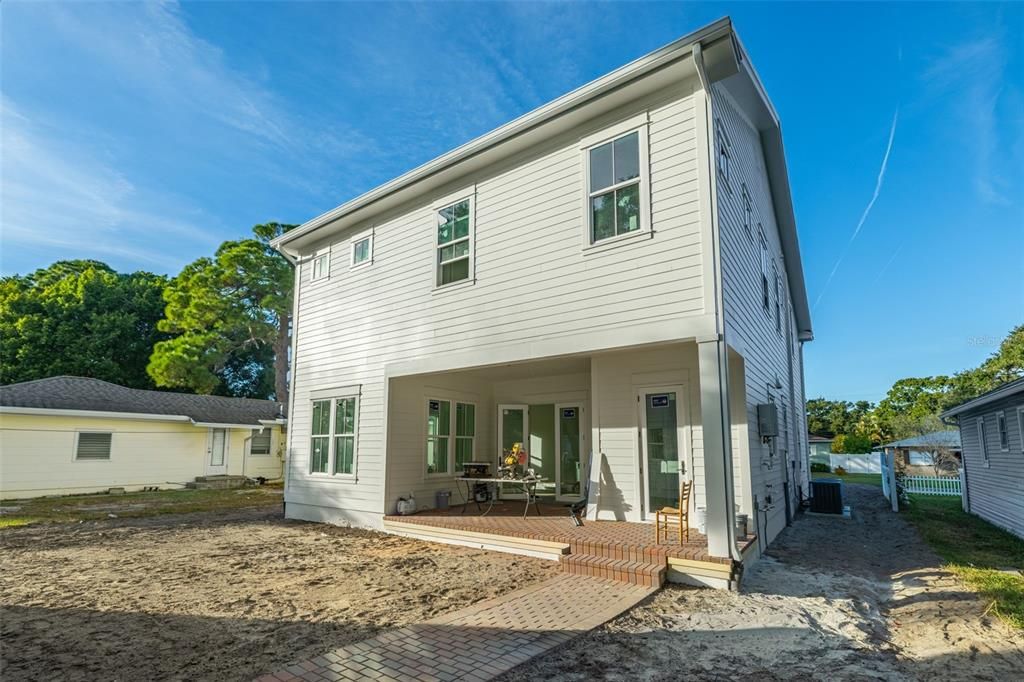 For Sale: $1,595,000 (6 beds, 4 baths, 3573 Square Feet)