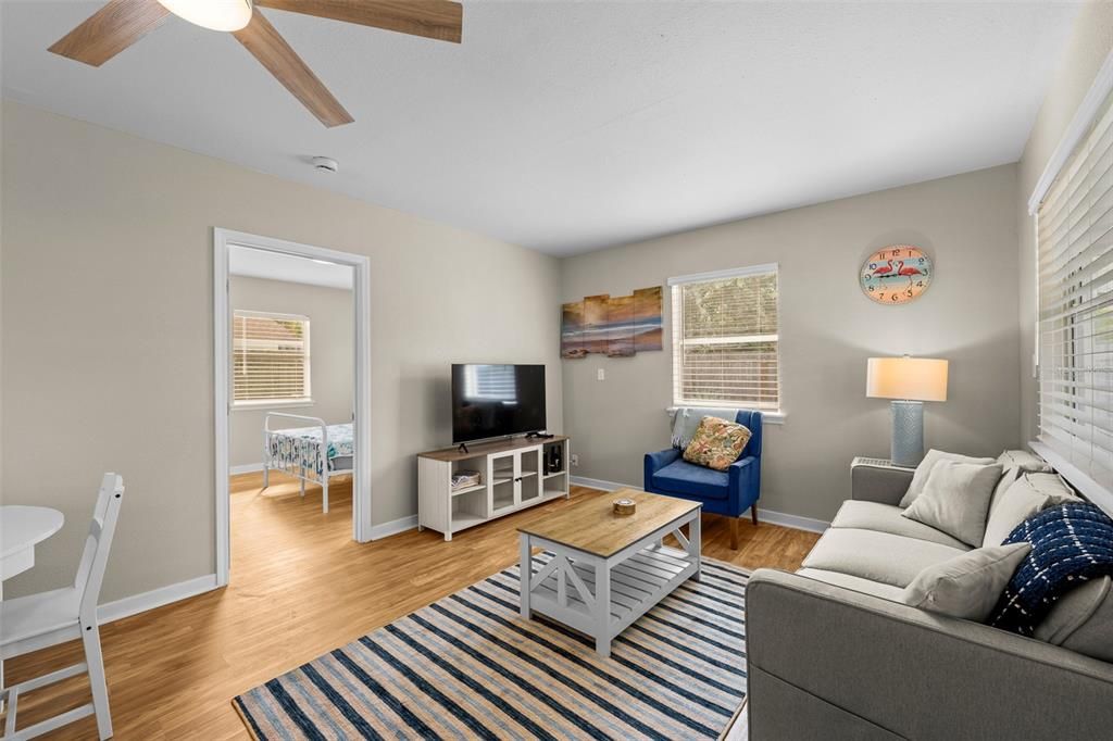 На продажу: $1,375,000 (5 спален, 0 ванн, 2373 Квадратных фут)