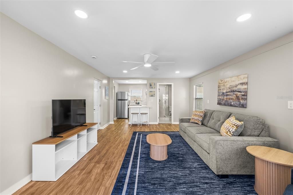 На продажу: $1,375,000 (5 спален, 0 ванн, 2373 Квадратных фут)