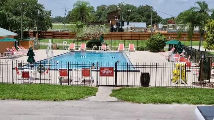 待售: $160,000 (1 贝兹, 1 浴室, 370 平方英尺)